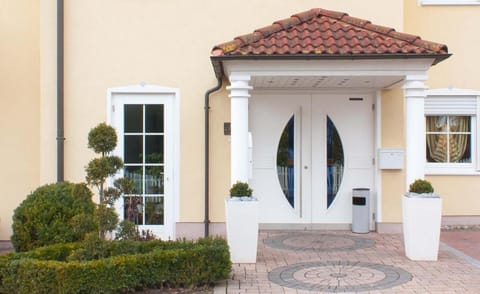 Facade/entrance, Day
