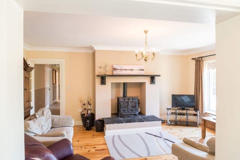 Communal lounge/ TV room, Living room