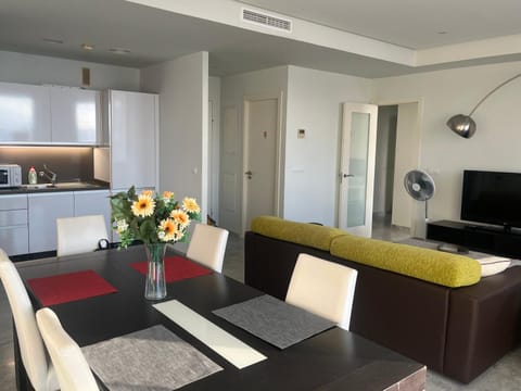 Living room, Dining area