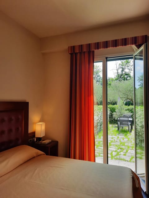 Bed, Garden, Bedroom, Garden view