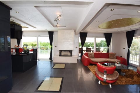 Communal lounge/ TV room