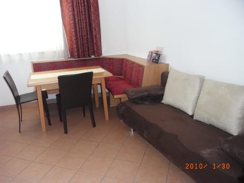 Living room, Decorative detail