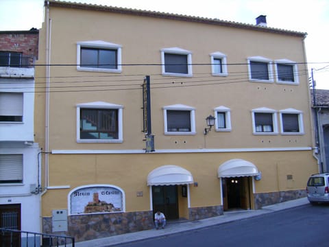Property building, Facade/entrance, Neighbourhood, Street view