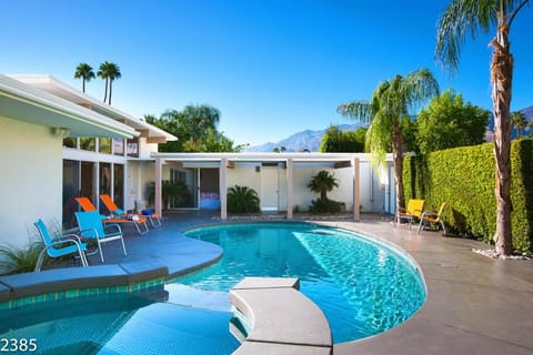 Collins Hideaway House in Palm Springs