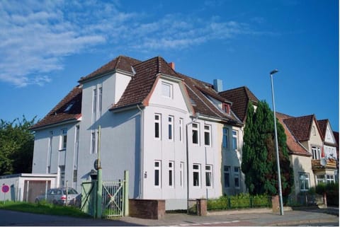 Nearby landmark, Neighbourhood