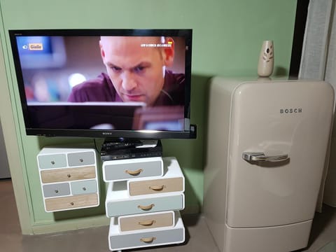 TV and multimedia, Living room, Seating area, Dining area, Area and facilities