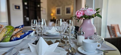 Day, Decorative detail, Food