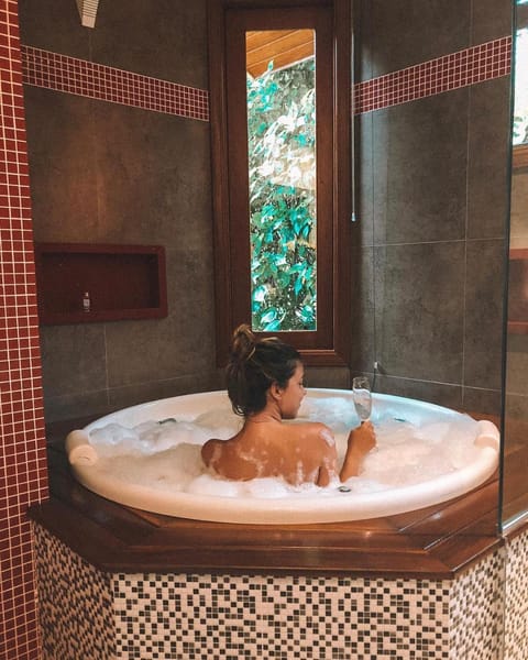 Shower, Bed, People, Hot Tub, Hot Tub, Bathroom, View (from property/room), Bedroom, Guests, Guests, Area and facilities, Breakfast, Bath, Parking, flat iron, heating, oven