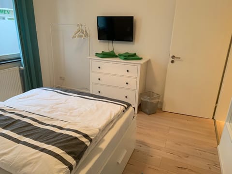 Photo of the whole room, Decorative detail, Bedroom, Family
