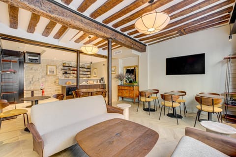 Communal lounge/ TV room