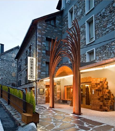 Property building, Facade/entrance