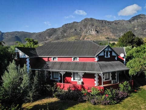 Property building, Neighbourhood, Mountain view