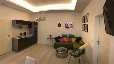 Kitchen or kitchenette, Living room, Seating area