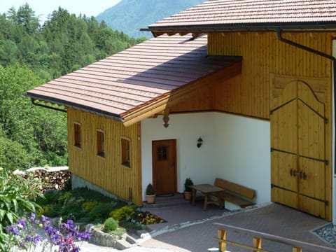 Hacher Josef - Bergpanorama Ferienwohnungen | Chiemgau Karte Apartment in Grassau