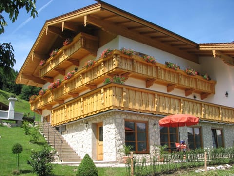 Hacher Josef - Bergpanorama Ferienwohnungen | Chiemgau Karte Apartment in Grassau