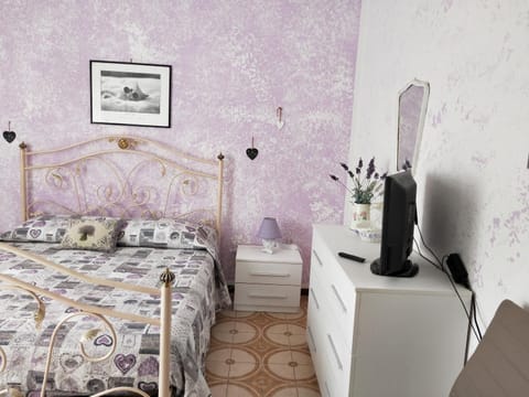 Yellow Submarine Freeparking petfriendly Apartment in Rapallo