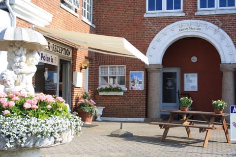Facade/entrance, Natural landscape