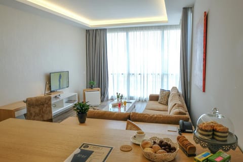 Living room, Food and drinks