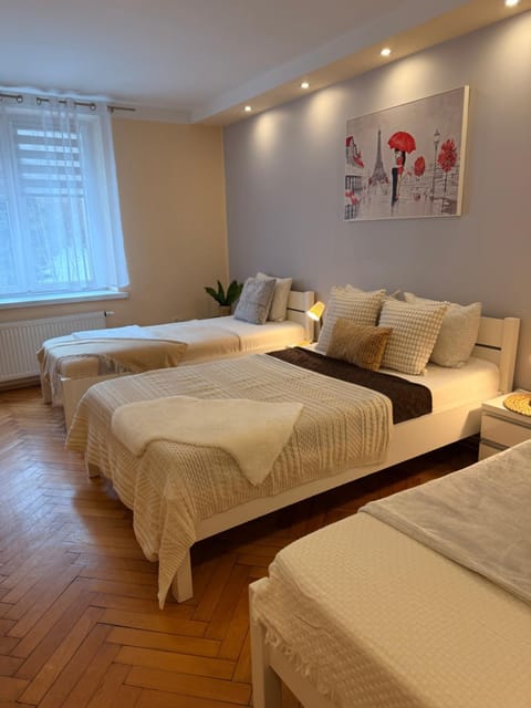 Bed, Photo of the whole room, Bedroom, Garden view
