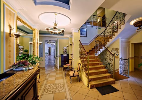Spring, Off site, Day, Night, People, Neighbourhood, Activities, Winter, Summer, Lobby or reception, Floor plan, Autumn, On site, Area and facilities, Family