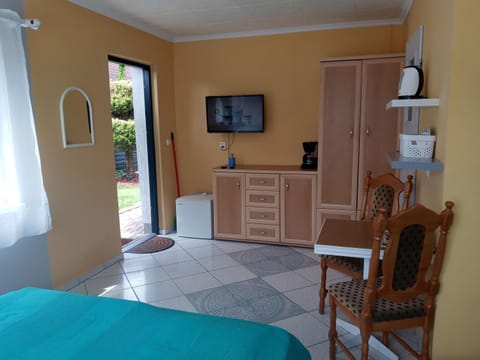 Property building, TV and multimedia, hair dresser