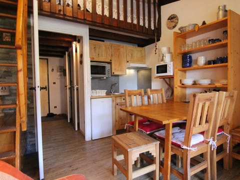 Appartement cosy 2 pièces, 5 pers, animaux admis, proche pistes - L'Alpe d'Huez - FR-1-405-80 Apartment in Huez