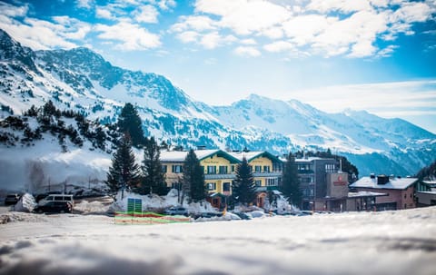 Property building, Off site, Day, Winter, Mountain view