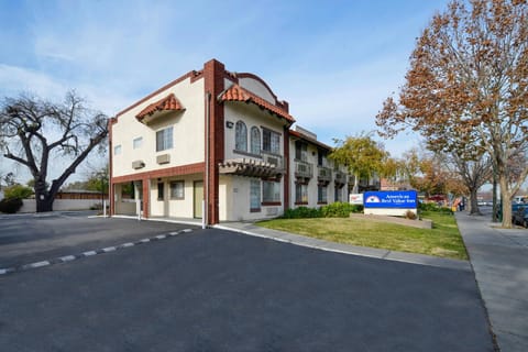 Property building, Day, Garden