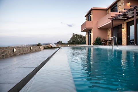 On site, Mountain view, Pool view, Sea view, Swimming pool, Seasons, Time of day, Family, Family