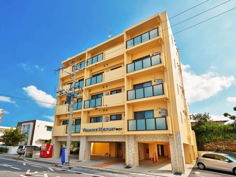 Property building, Facade/entrance, Parking