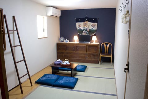 Photo of the whole room, Decorative detail, Area and facilities