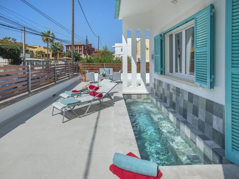 Swimming pool, Swimming pool