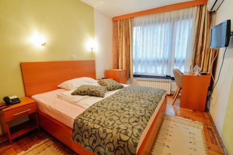 Bed, TV and multimedia