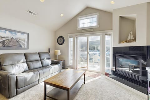 A Place away from the Pace House in Rockaway Beach