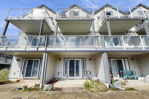 A Place away from the Pace House in Rockaway Beach