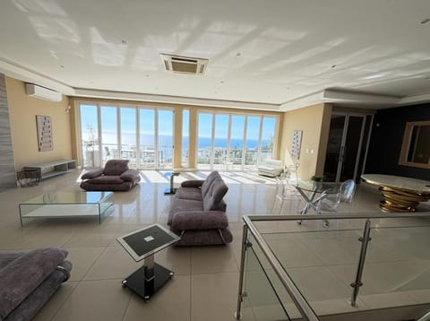 House Havana 6 Bedroom Villa, Camps Bay House in Camps Bay