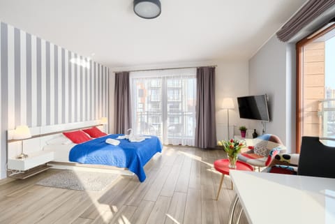 Bed, TV and multimedia, Balcony/Terrace, Photo of the whole room