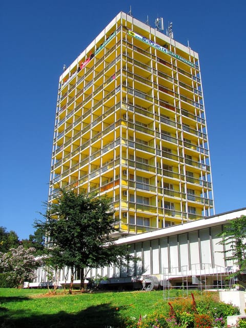 Property building, Day