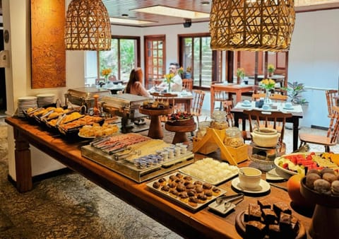 Restaurant/places to eat, Food close-up, Food and drinks, Food, Breakfast, Buffet breakfast, Inner courtyard view, internet, locker, air conditioner