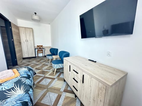 TV and multimedia, Seating area, wardrobe