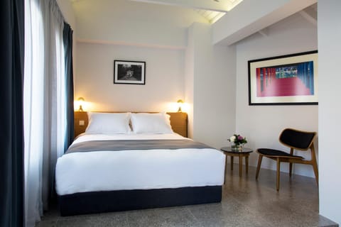 Bed, Photo of the whole room