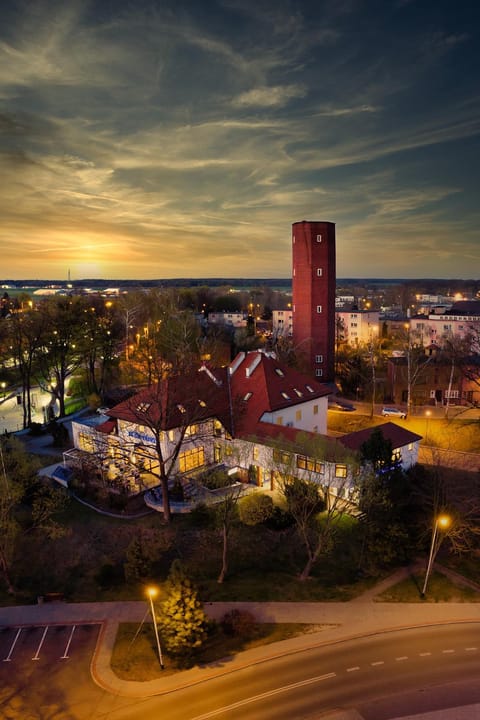 Spring, Night, Neighbourhood, City view, Street view, Sunrise, Sunset