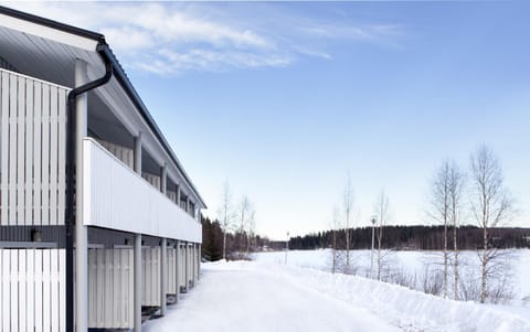 Property building, Facade/entrance, Winter