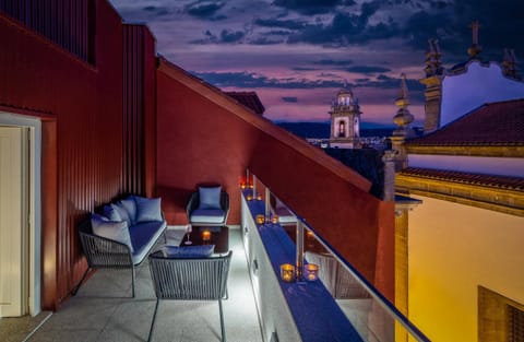 Night, View (from property/room), Balcony/Terrace, Seating area