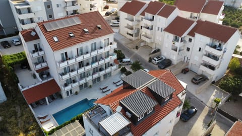 Property building, Day, Bird's eye view, Location, Parking