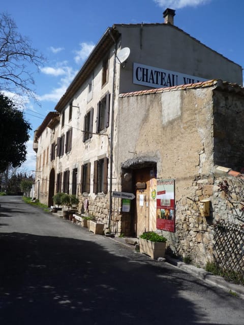 Property building, Quiet street view