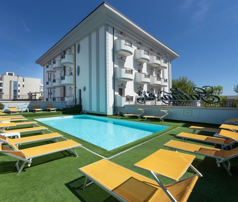 Property building, Pool view, Swimming pool, sunbed