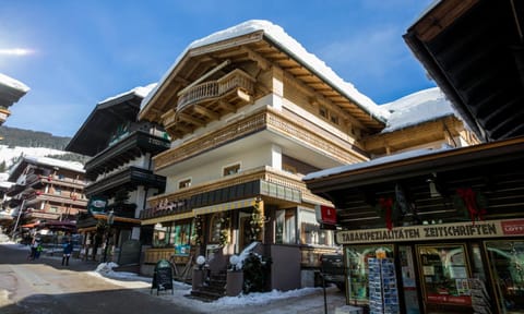 Property building, Day, Location