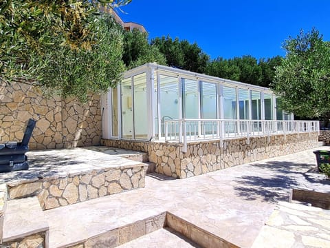 Vila Maslina Apartments mit Pool und Garten nahe am Strand Apartment in Tučepi