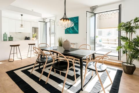 Dining area, kitchen
